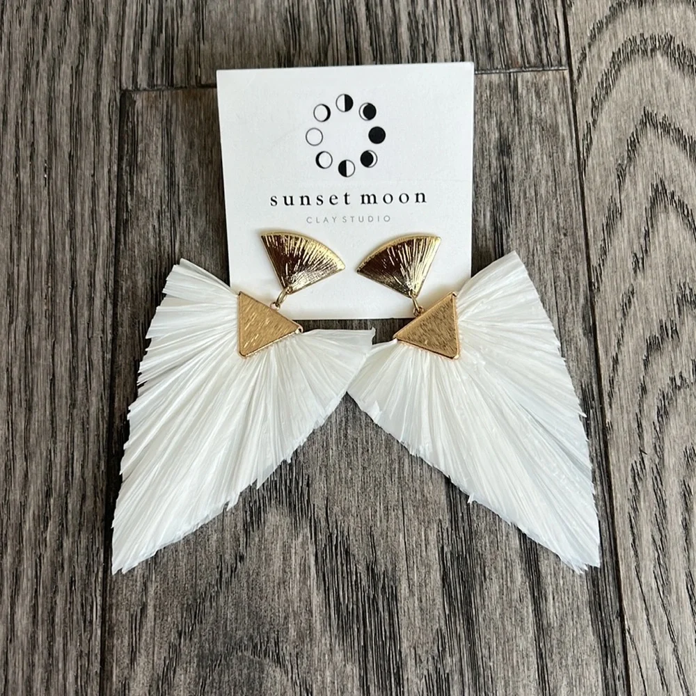 🌼HANDMADE🌼 Bohemian White Raffia Earrings